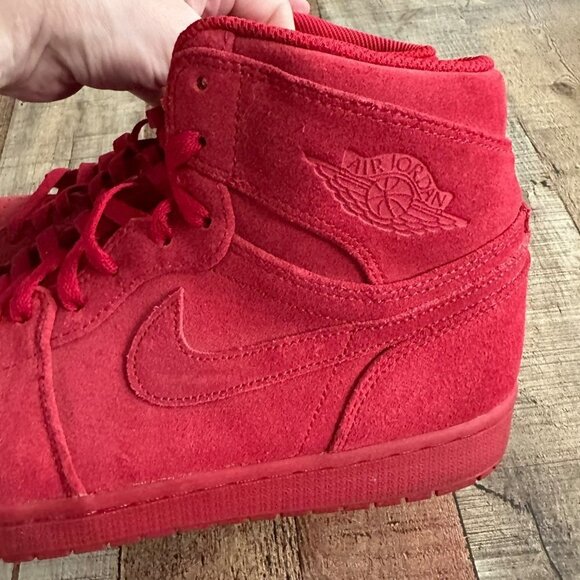 Nike Air Jordan 1 Retro High Red Suede -12 - Picture 6 of 13